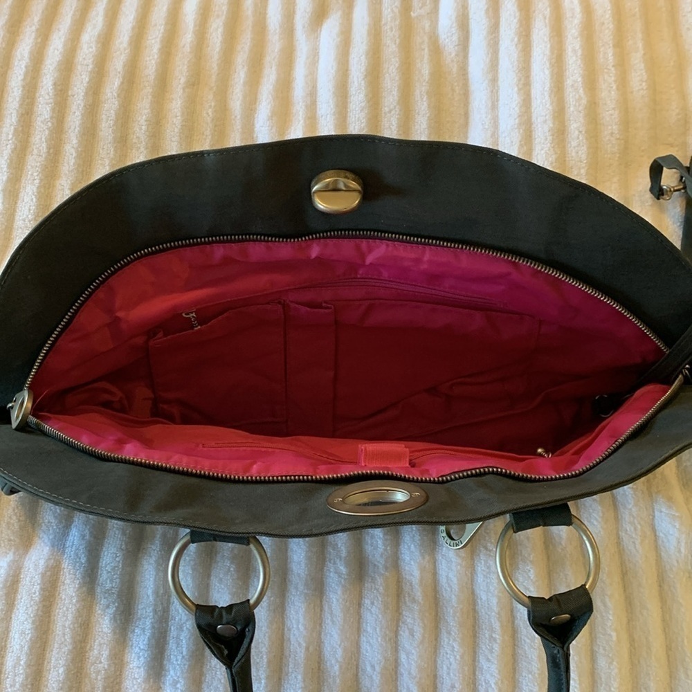 Baggallini Womens Gray Bag. Inside is Barbie Pink! Very roomy&clean. - Picture 9 of 14